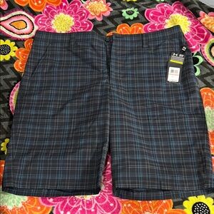 Under Armour Men's golf  Black Plaid Shorts